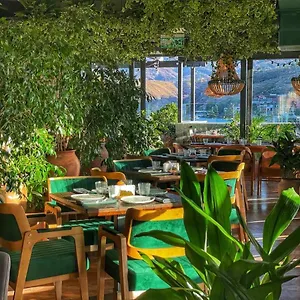 4* Hotel Khedi